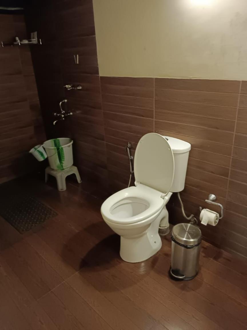 Monica Garden Bungalow Vālpārai Екстериор снимка
